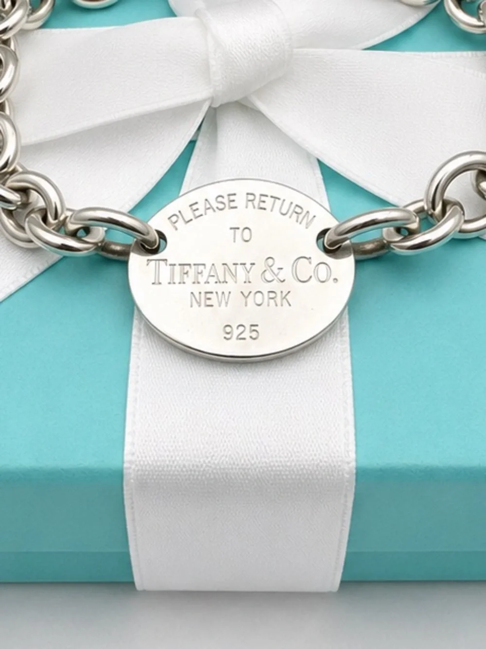 Tiffany & Co. Return to Tiffany Oval Tag Link Bracelet Sterling Silver Gift Box